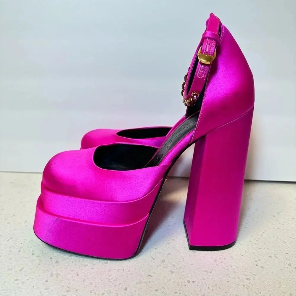 Versace worn some